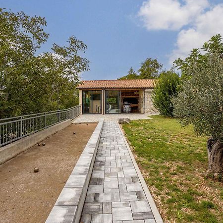 Lovely Home In Smrika With Wifi Ngoại thất bức ảnh